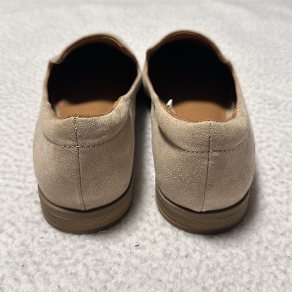 Universal Threads Ladies Suede-Like Tan Loafers, NWOT’s, Size 9.5 - Picture 6 of 9